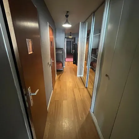 - Inout - 7 Beds Flat S-k10 *