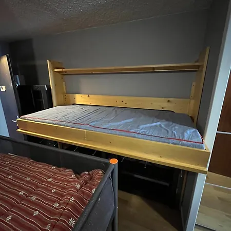 - Inout - 7 Beds Flat S-k10