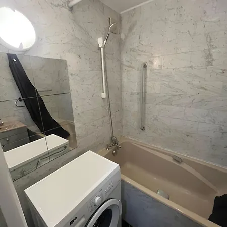 - Inout - 7 Beds Flat S-k10