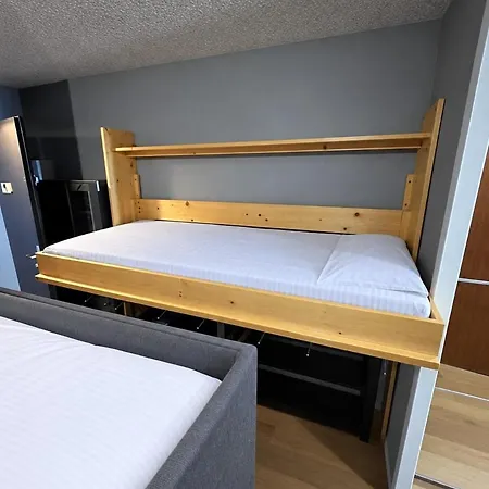 - Inout - 7 Beds Flat S-k10